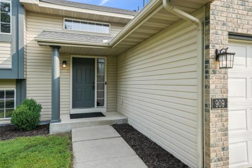 909 Heritage Trail, Jordan, MN 55352