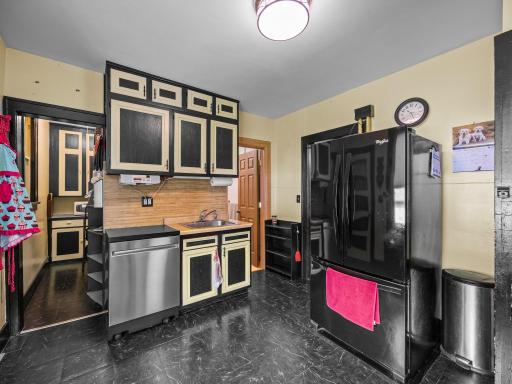1047 20th Avenue SE, Minneapolis, MN 55414