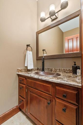 340 Ridge Circle, Wayzata, MN 55391