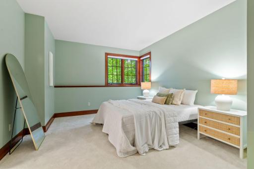 Three lower level bedrooms provide flexibility for guessts.