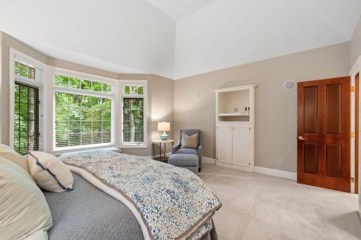 340 Ridge Circle, Wayzata, MN 55391