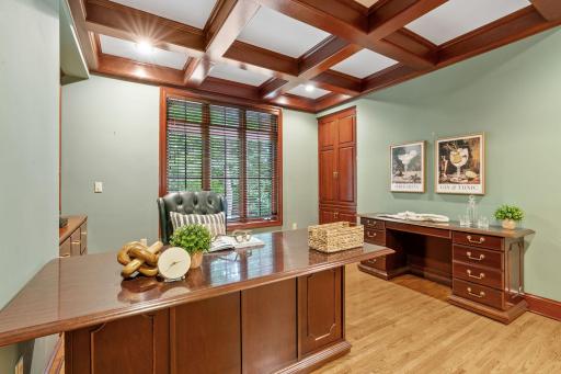 340 Ridge Circle, Wayzata, MN 55391