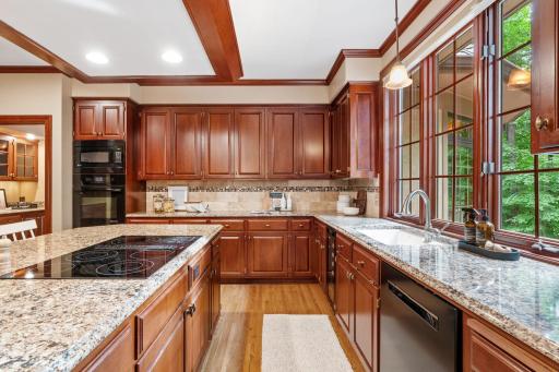 340 Ridge Circle, Wayzata, MN 55391