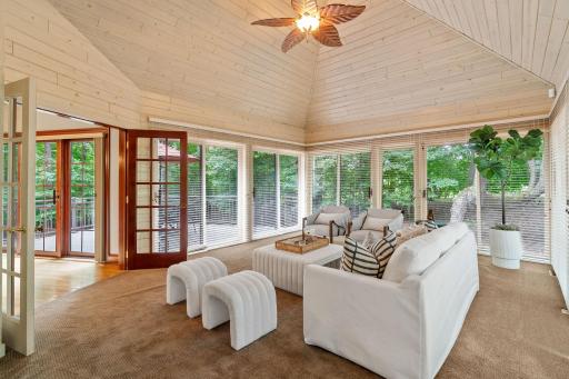 340 Ridge Circle, Wayzata, MN 55391