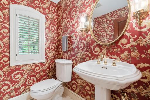 340 Ridge Circle, Wayzata, MN 55391