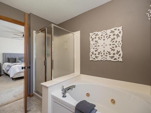 1806 111th Avenue NE, Blaine, MN 55449