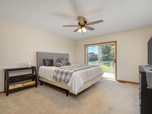 1806 111th Avenue NE, Blaine, MN 55449
