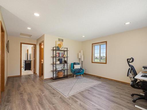1806 111th Avenue NE, Blaine, MN 55449