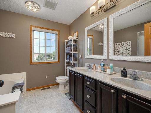 1806 111th Avenue NE, Blaine, MN 55449