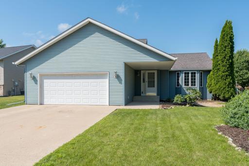 640 Grayhawk Drive, Mankato, MN 56001