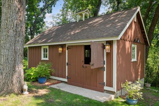Spacious detached charming barn - perfect for hobbies, storage, or your own private retreat