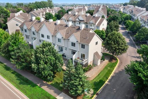 Tucked into a quiet neighborhood of Inver Grove Heights, this well-maintained 3-bedroom, 3-bathroom end-unit townhome sits on a spacious corner lot, offering an ideal combination of privacy, comfort, and everyday convenience.