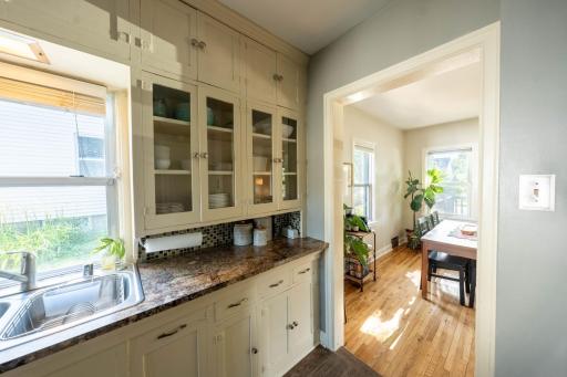 1652 Fernwood Street, Saint Paul, MN 55108