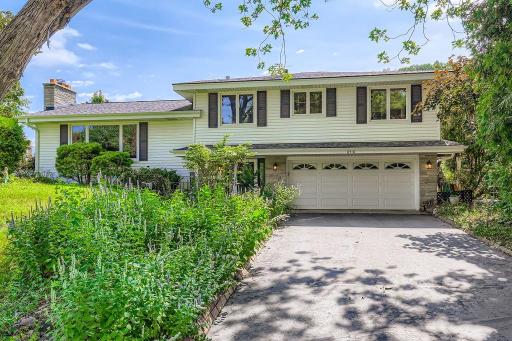 8516 Zenith Circle S, Bloomington, MN 55431