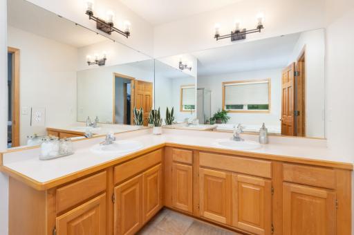 17712 Cascade Drive, Eden Prairie, MN 55347