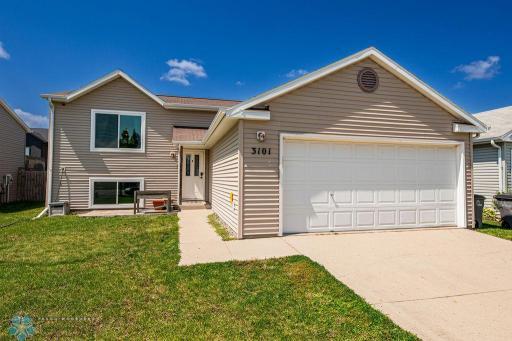 3101 32nd Street S, Moorhead, MN 56560