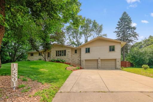 12301 63rd Avenue N, Maple Grove, MN 55369