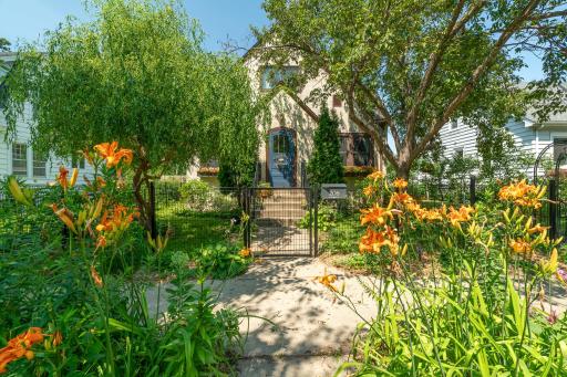 206 W 8th Street, Mankato, MN 56001