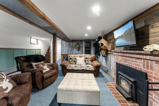 326 4th Avenue NE, Cambridge, MN 55008