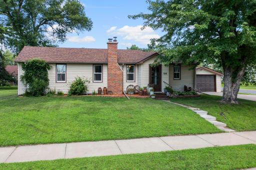 326 4th Avenue NE, Cambridge, MN 55008