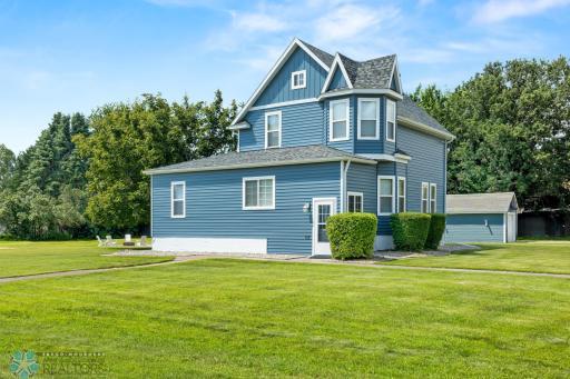 601 1st Avenue S, Leonard, ND 58052