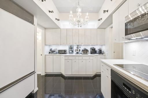 Photo for 1235 Yale Place, 1701, Minneapolis, MN 55403 - listing #6763289 1235 Yale Place, 1701, Minneapolis, MN 55403