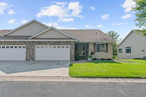 554 Marmik Circle, Hastings, MN 55033