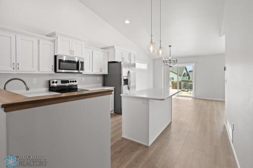 1520 67th Avenue S, Fargo, ND 58104