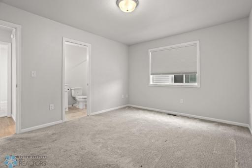 1520 67th Avenue S, Fargo, ND 58104