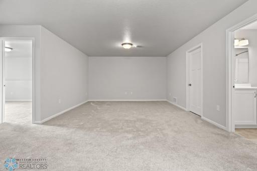 1520 67th Avenue S, Fargo, ND 58104
