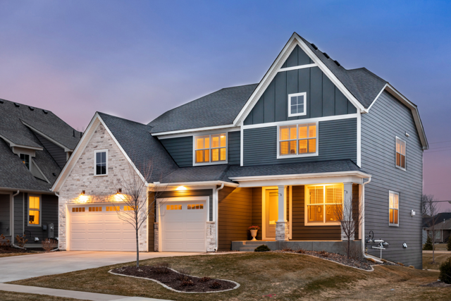 Welcome home to 4685 Garland Lane N