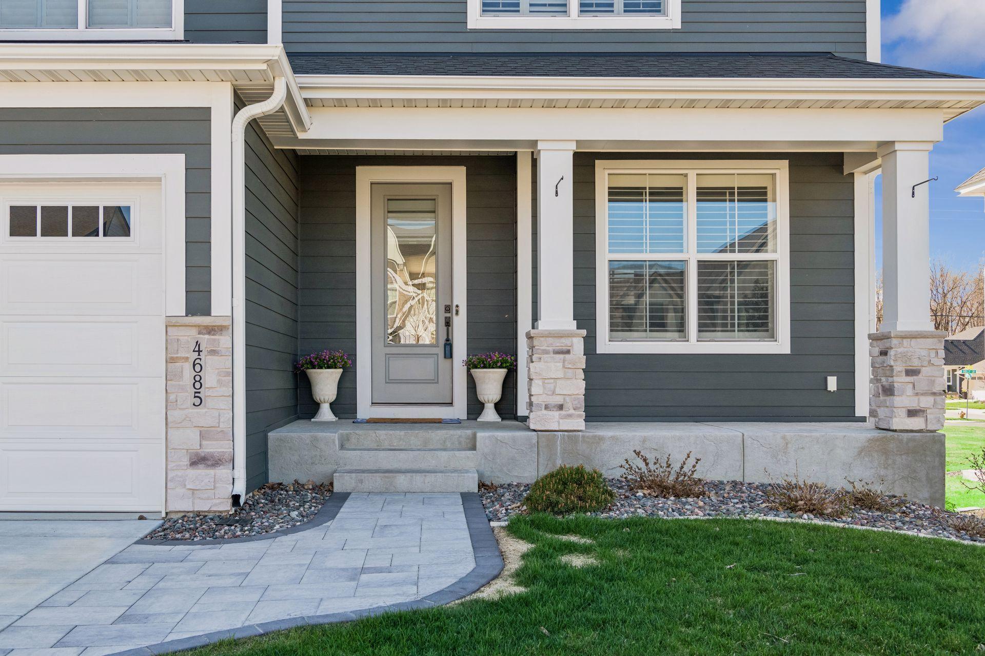 Welcome home to 4685 Garland Lane N