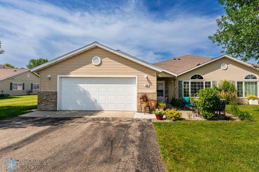 352 30th Street N, Moorhead, MN 56560