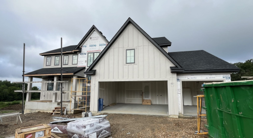 5537 Rolling Hills Parkway, Chaska, MN 55318