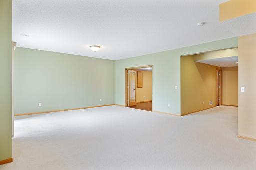 17985 Strawberry Court, Eden Prairie, MN 55347