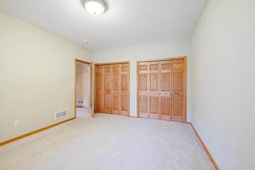 17985 Strawberry Court, Eden Prairie, MN 55347