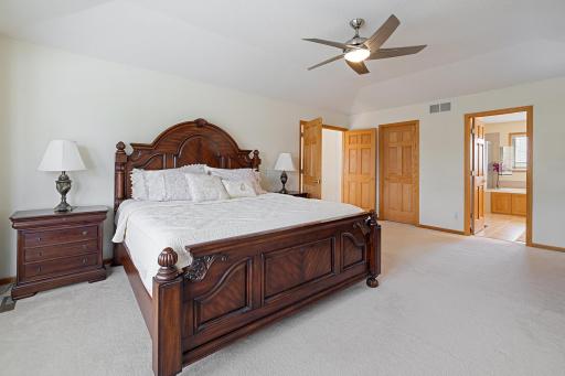 17985 Strawberry Court, Eden Prairie, MN 55347