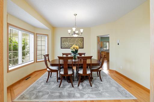 17985 Strawberry Court, Eden Prairie, MN 55347