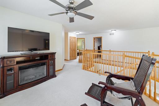 17985 Strawberry Court, Eden Prairie, MN 55347
