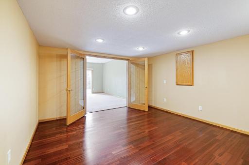 17985 Strawberry Court, Eden Prairie, MN 55347