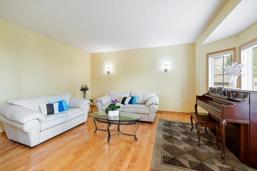 17985 Strawberry Court, Eden Prairie, MN 55347