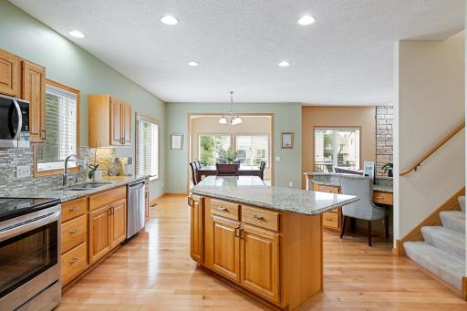17985 Strawberry Court, Eden Prairie, MN 55347