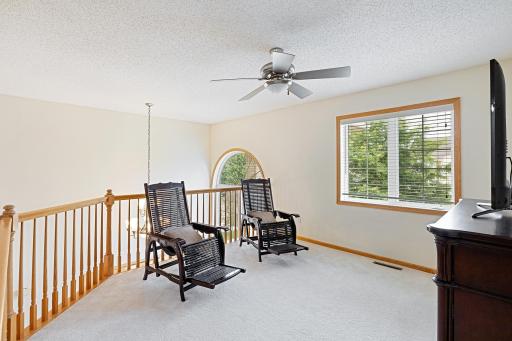 17985 Strawberry Court, Eden Prairie, MN 55347