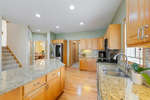 17985 Strawberry Court, Eden Prairie, MN 55347