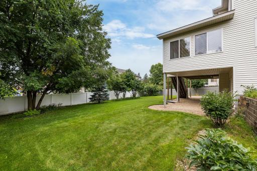 17985 Strawberry Court, Eden Prairie, MN 55347