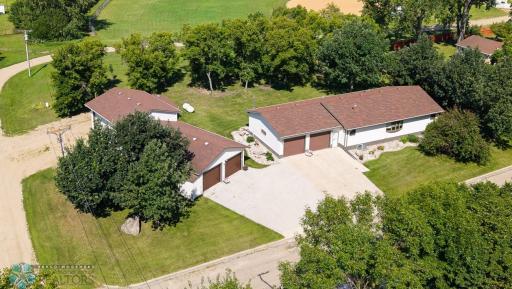215 3rd Avenue W, Gackle, ND 58442