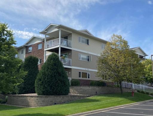 300 Whispering Lane, 305, Hastings, MN 55033