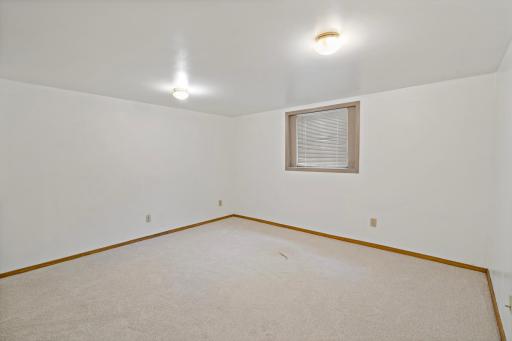 110 Winnipeg Avenue, Saint Paul, MN 55117