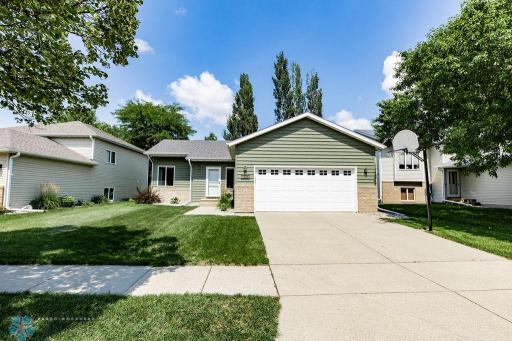 1525 29th Avenue S, Fargo, ND 58103