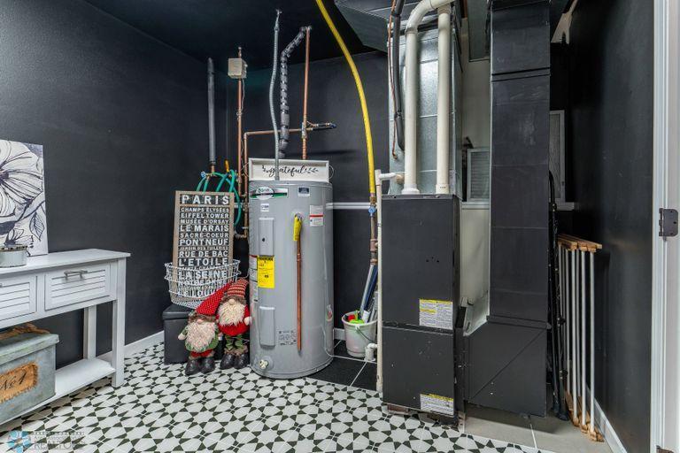 LAUNDRY ROOM / MECHANICAL ROOM